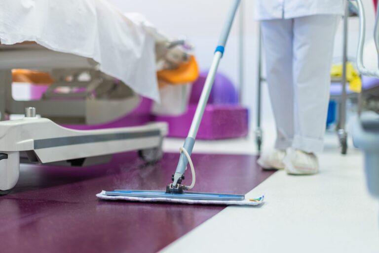 Hospitais e laboratórios